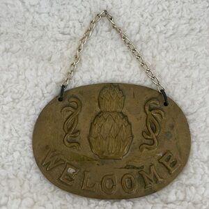 VINTAGE BRASS PINEAPPLE WELCOME SIGN PLAQUE 5” ACROSS